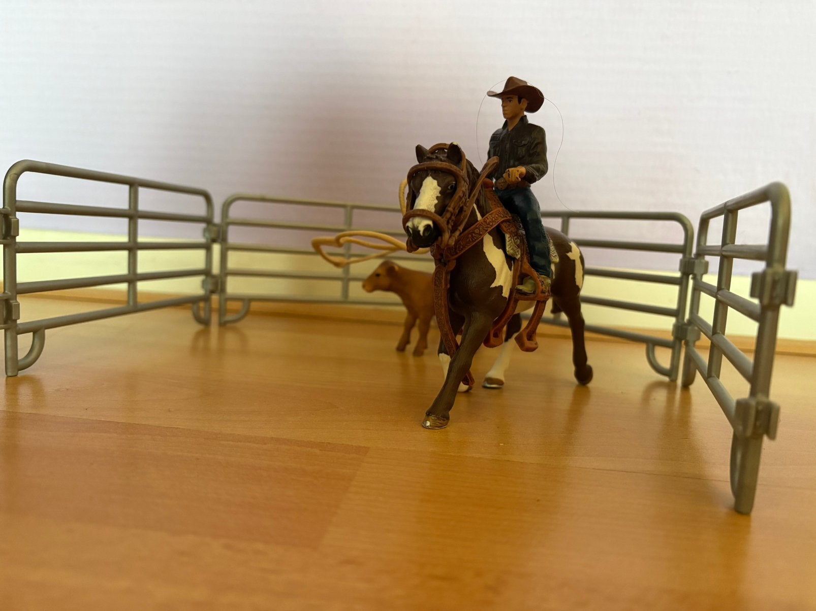 Schleich western set met paard, ruiter en koe, Ophalen of Verzenden, Gebruikt