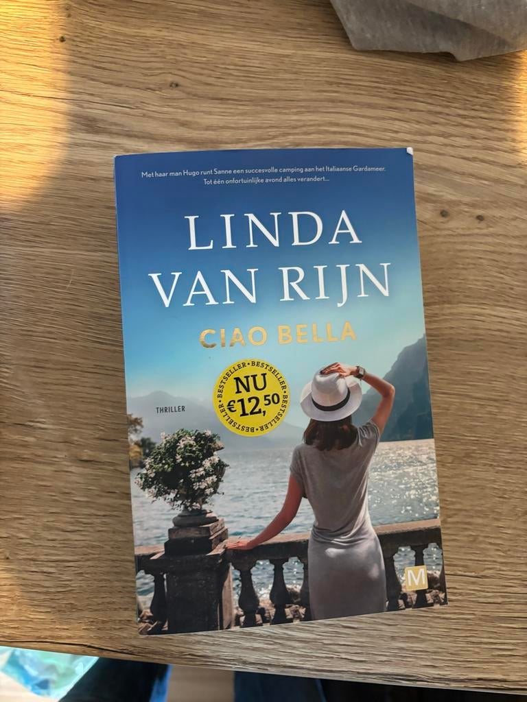 Linda van Rijn - Ciao Bella (Thriller), Ophalen of Verzenden, Zo goed als nieuw, Nederland