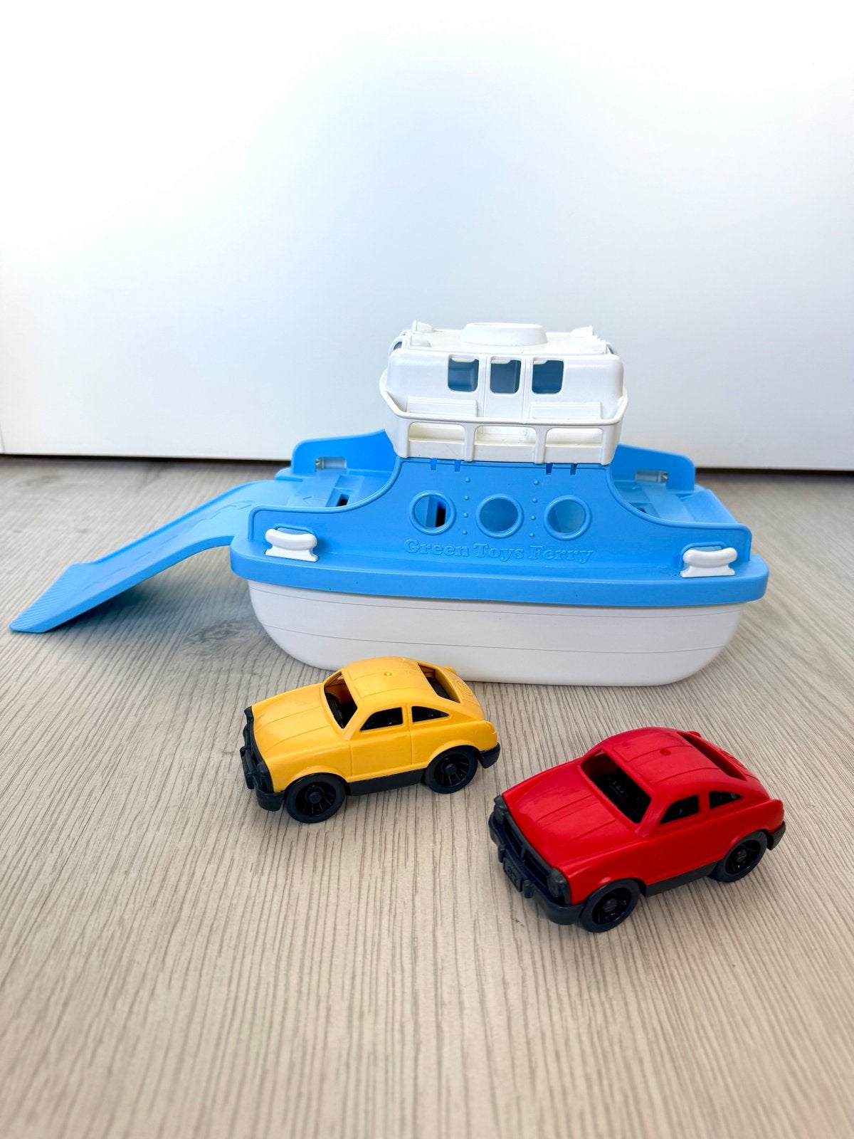 Green Toys Veerboot / Ferry Boat met 2 Autootjes, Ophalen of Verzenden, Zo goed als nieuw