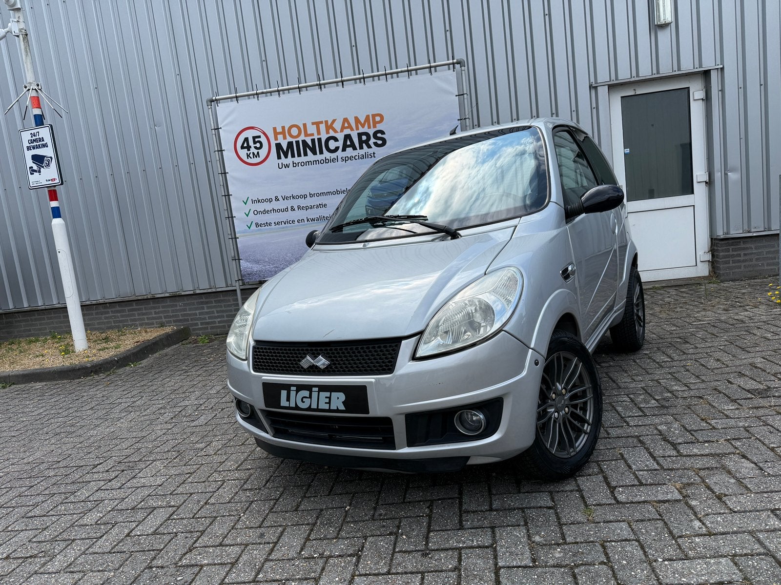 Ligier X-Too R Brommobiel 45KM / ZILVER / DCI / 2011 / SPORT