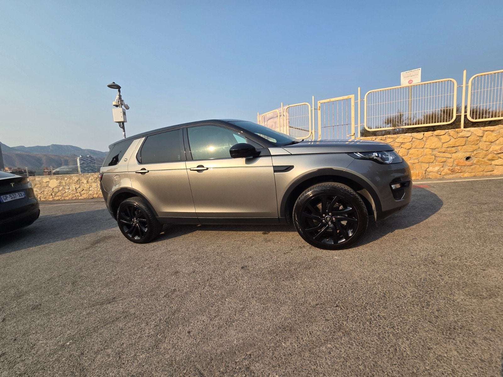 Land Rover Discovery Sport 2.0 SI4 240pk 4WD AUT 5p. 2018, Auto's, Land Rover, Zwart, 4 cilinders, 2000 kg, Discovery Sport