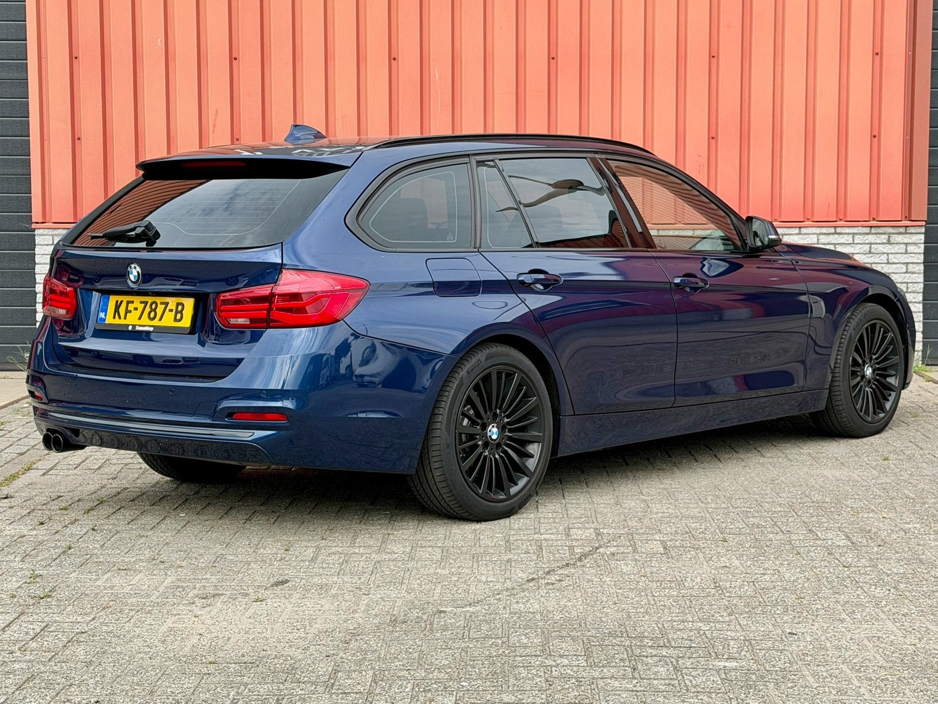 BMW 3-serie Touring 320i Carplay Camera Leer ACC DAP HUD DAB, Auto's, Automaat, 1998 cc, Achterwielaandrijving, Euro 6