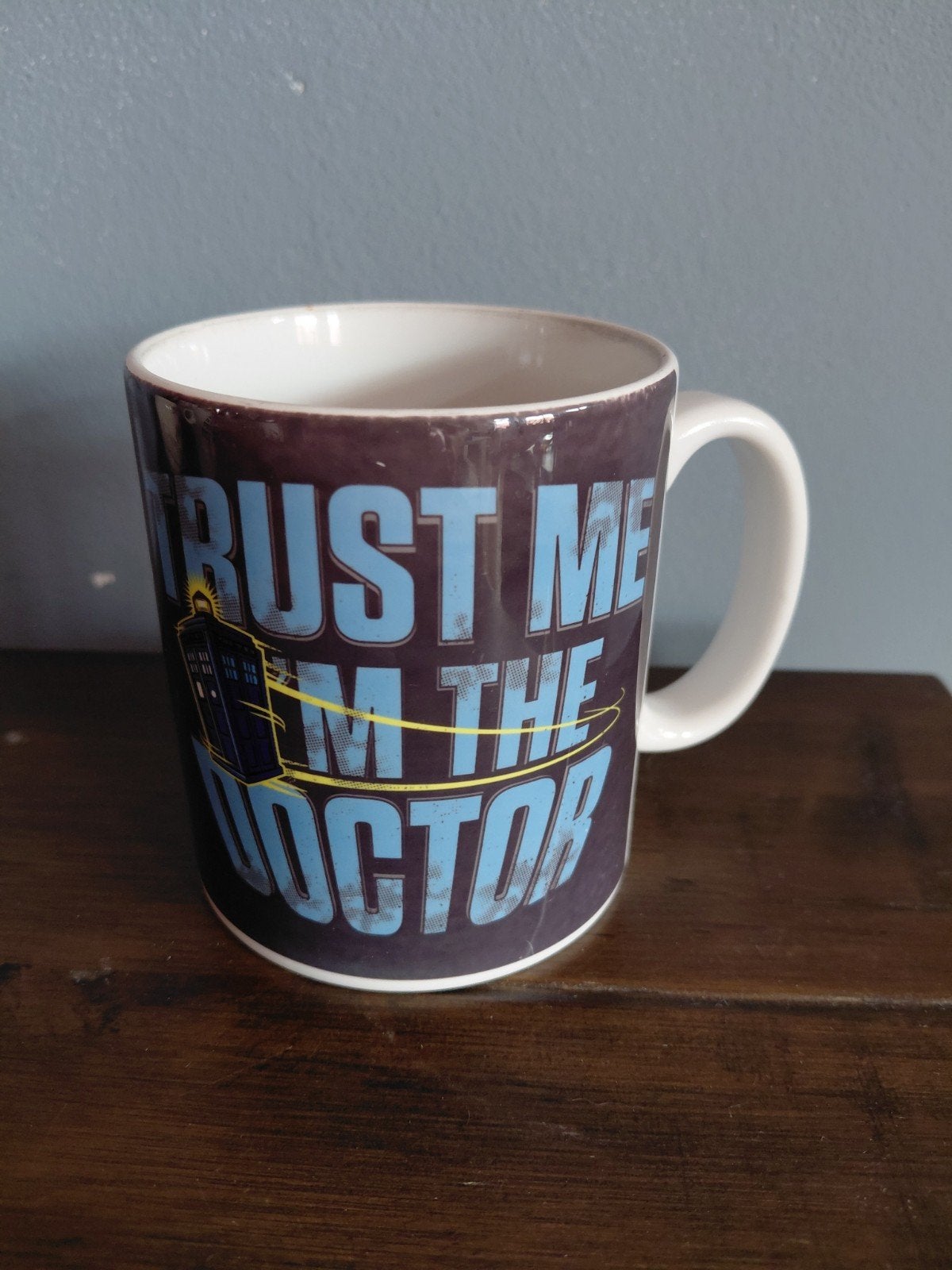 Official Doctor Who Mok - "Trust Me, I'm The Doctor" TARDIS, Ophalen of Verzenden, Zo goed als nieuw, Tv, Gebruiksvoorwerp