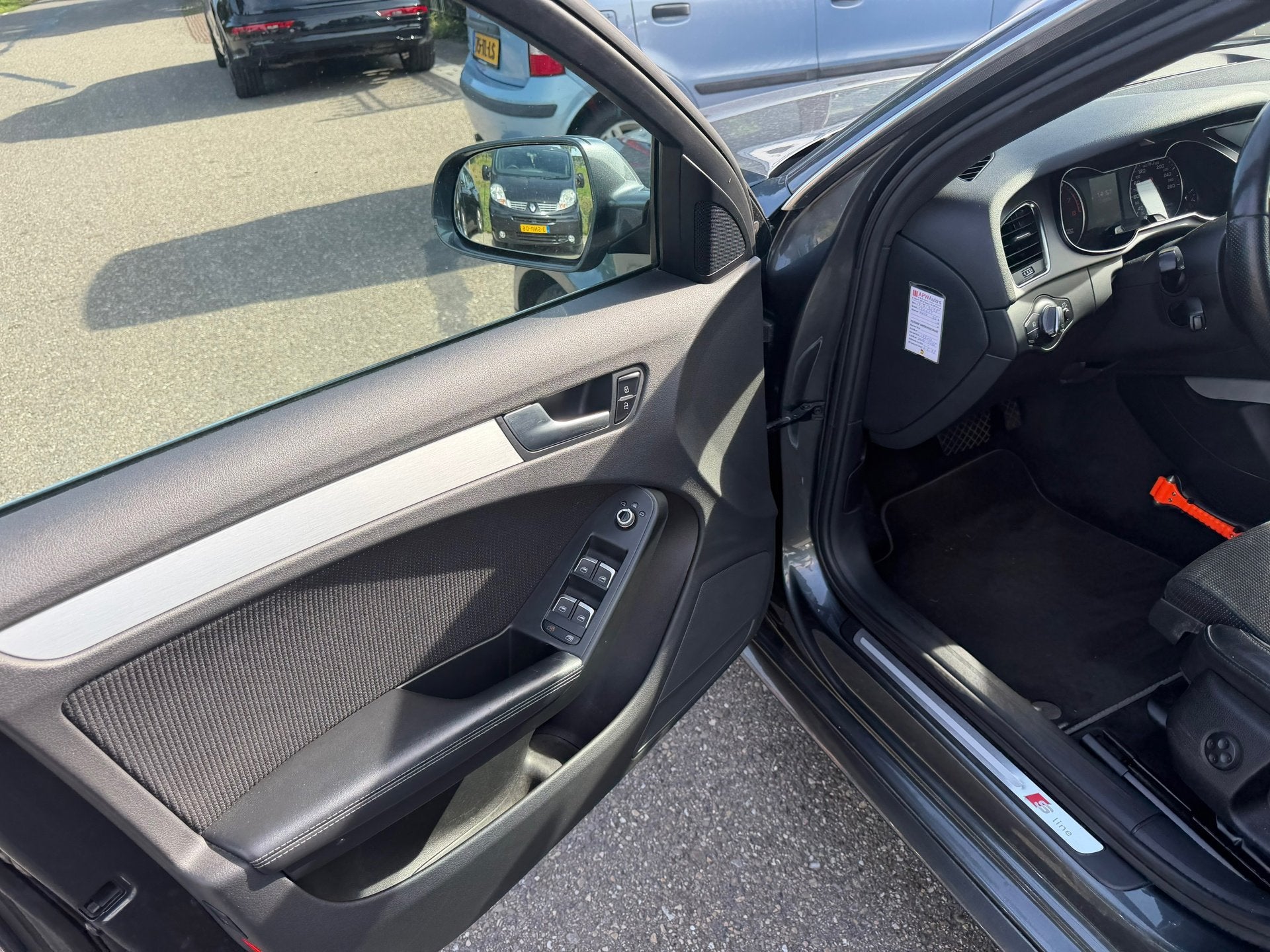 Foto 5 van Audi A4 Avant 1.8 TFSI S- Line Edition | Automaat