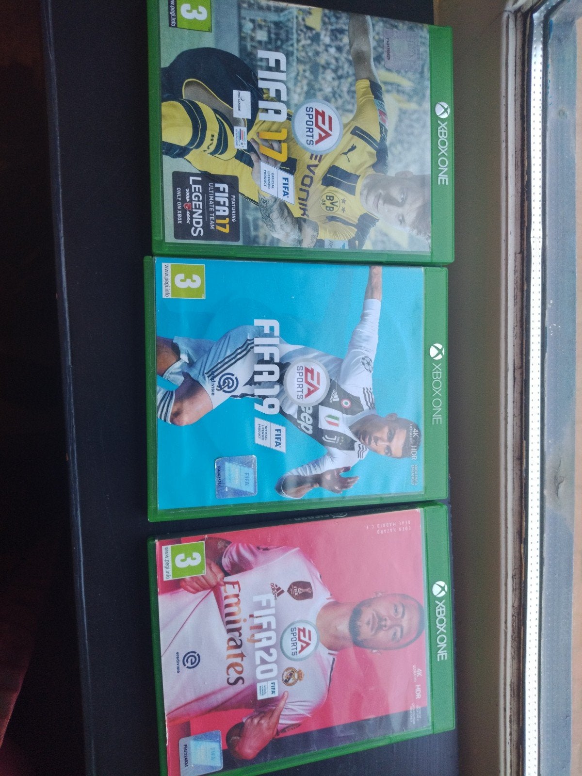 3 fifa games voor Xbox one, Ophalen, Zo goed als nieuw, Sport, 3 spelers of meer