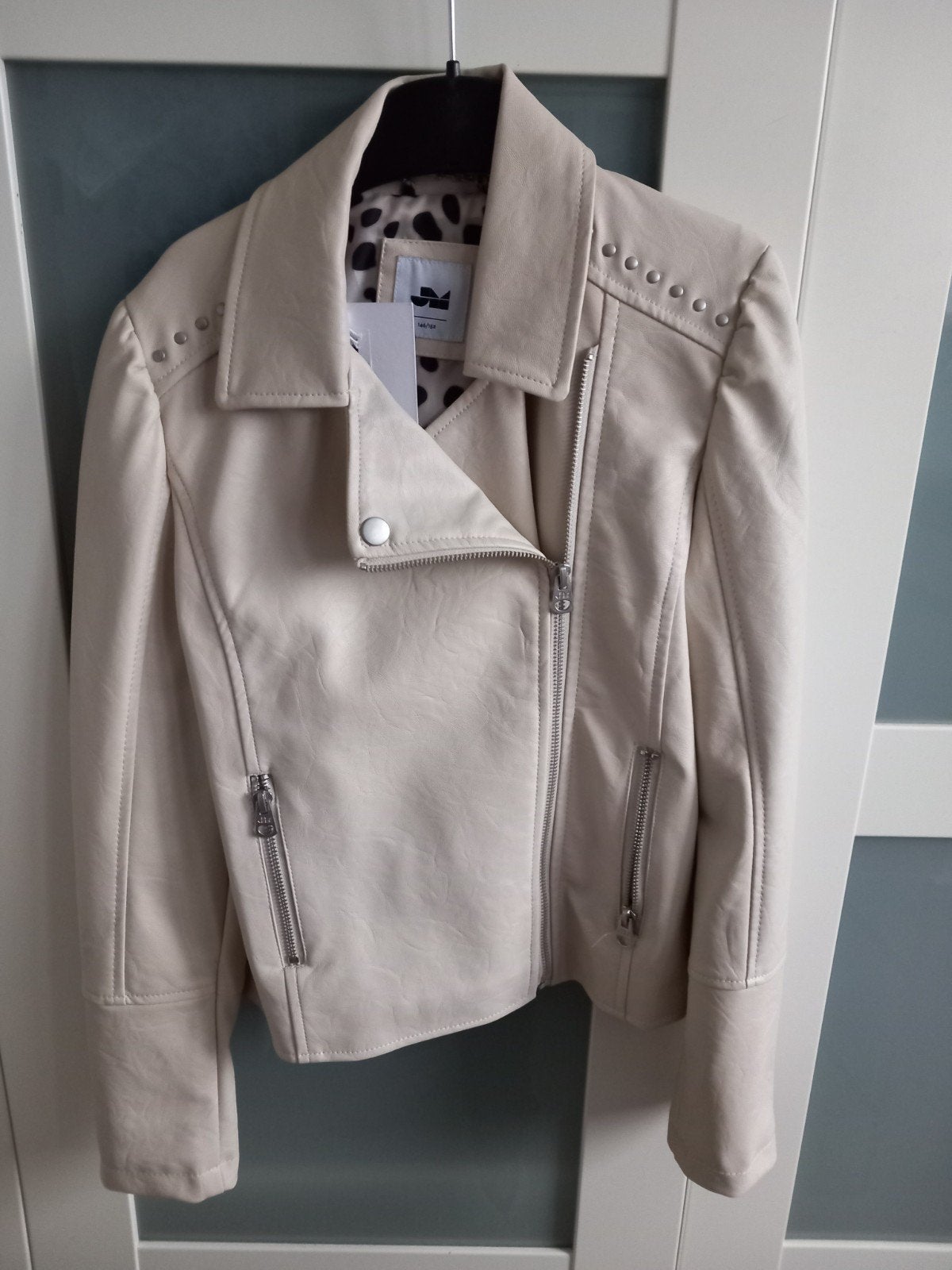 JM Karlin Jasje Off-White met 'Liberty' borduursel, Meisje, Nieuw, Ophalen of Verzenden, JM