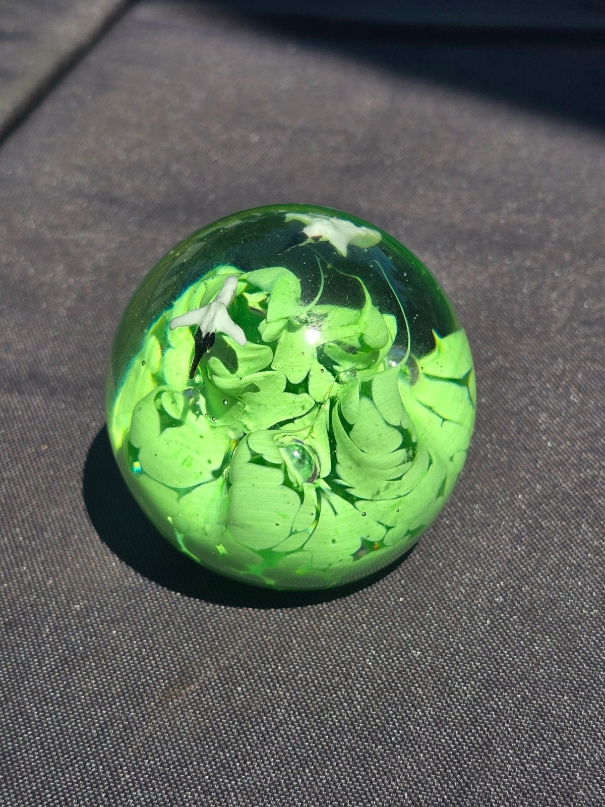Groene glazen murano presse-papier met twee vogels, Antiek en Kunst, Ophalen of Verzenden