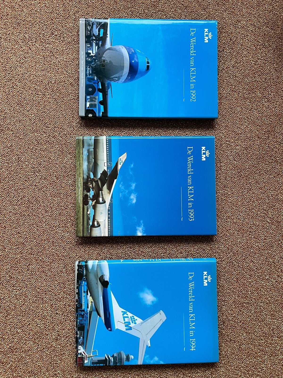 KLM De Wereld van KLM in 1992, 1993, 1994 Jaarboeken, Ophalen of Verzenden, Zo goed als nieuw, Overige typen