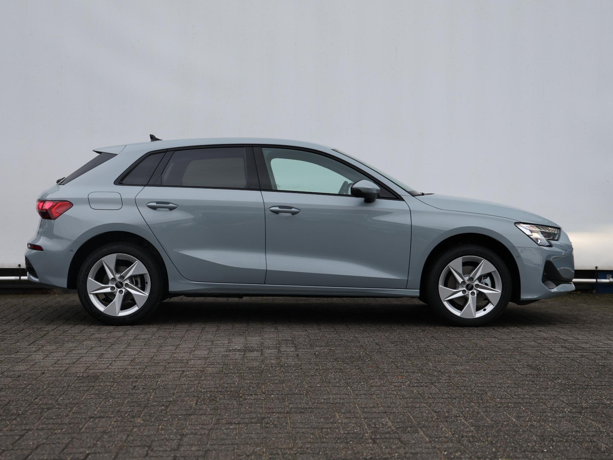 Audi A3 Sportback Advanced edition 40 TFSIe 150 kW / 204 PK, Auto's, Stof, 1498 cc, 4 cilinders, 150 min