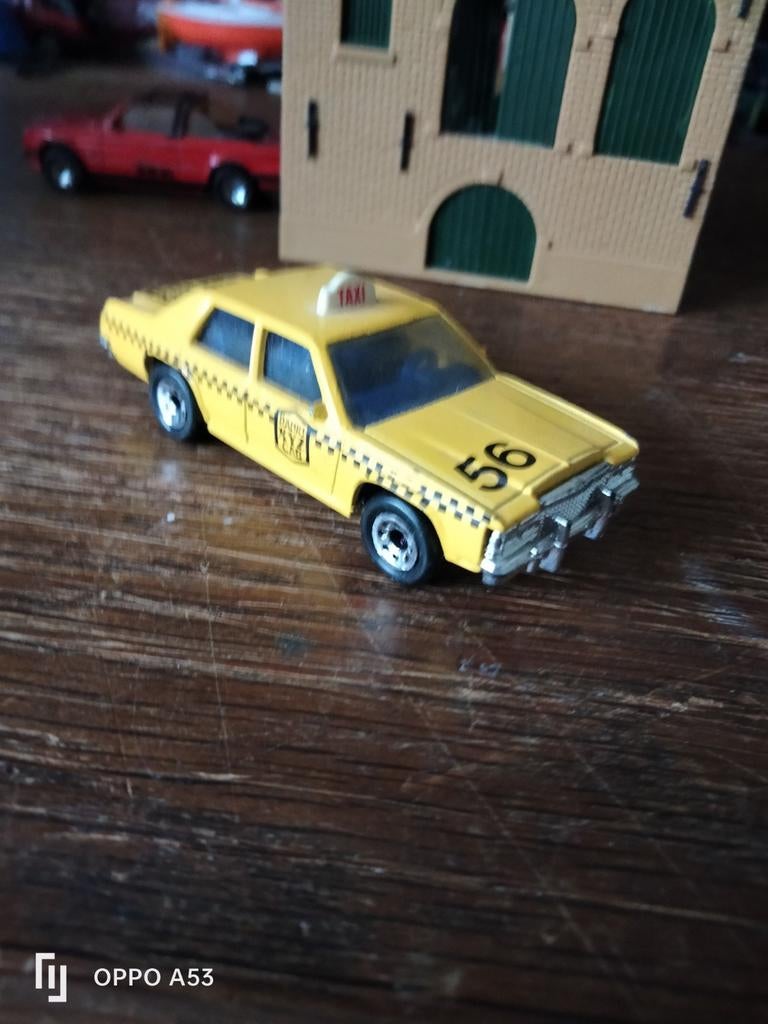 Ford  l.t.d taxi matchbox 1 64, Hobby en Vrije tijd, Modelauto's | 1:50, Ophalen of Verzenden, Auto
