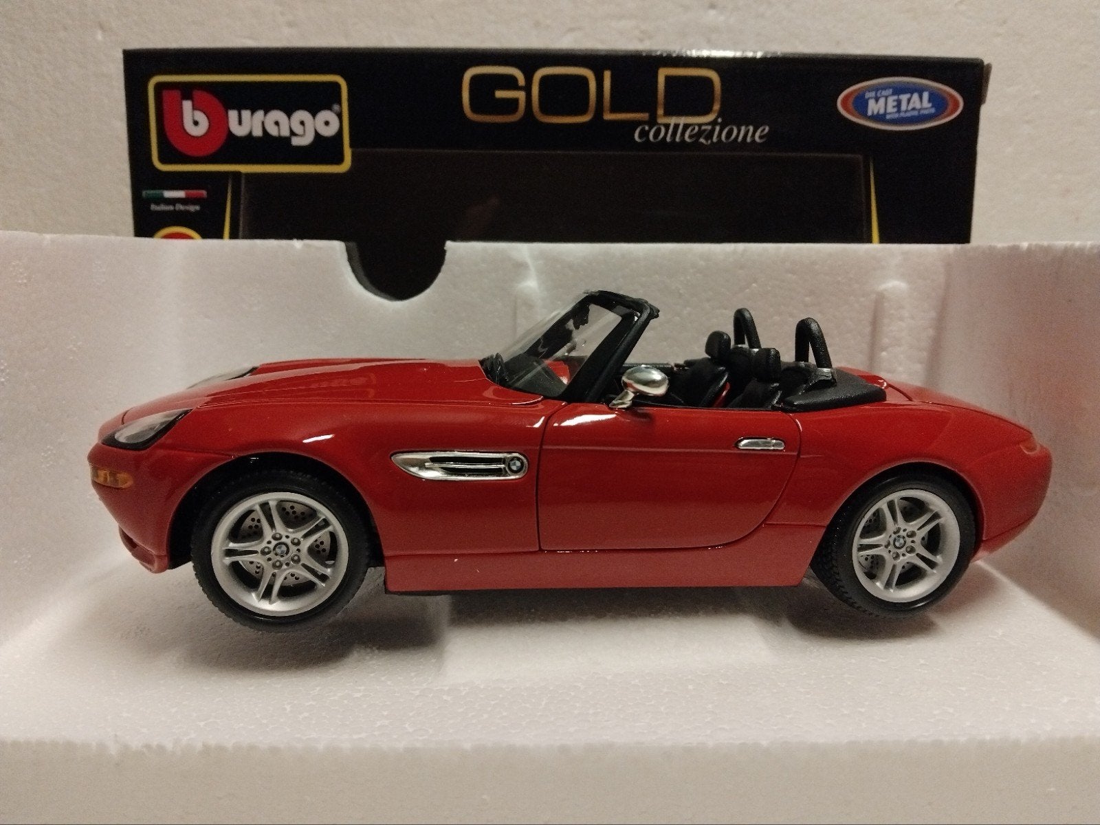 BMW Z8 Roadster cabriolet rood Bburago metal 1:18 KRD, Ophalen of Verzenden, Zo goed als nieuw, Auto, Overige merken