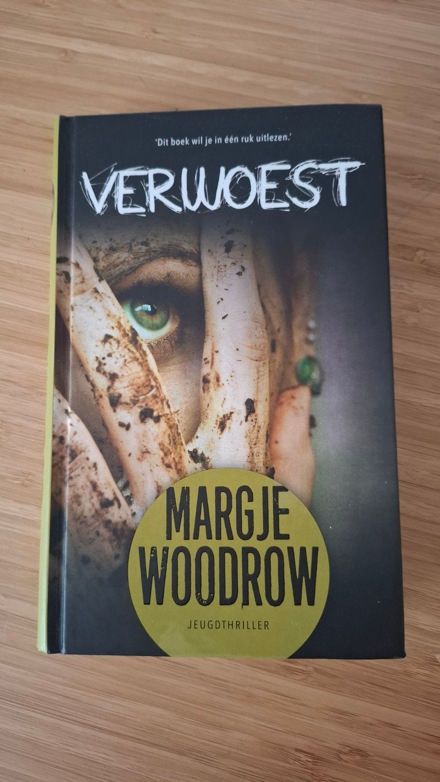 Verwoest - Margje Woodrow, Margje Woodrow, Ophalen of Verzenden, Zo goed als nieuw, Nederland