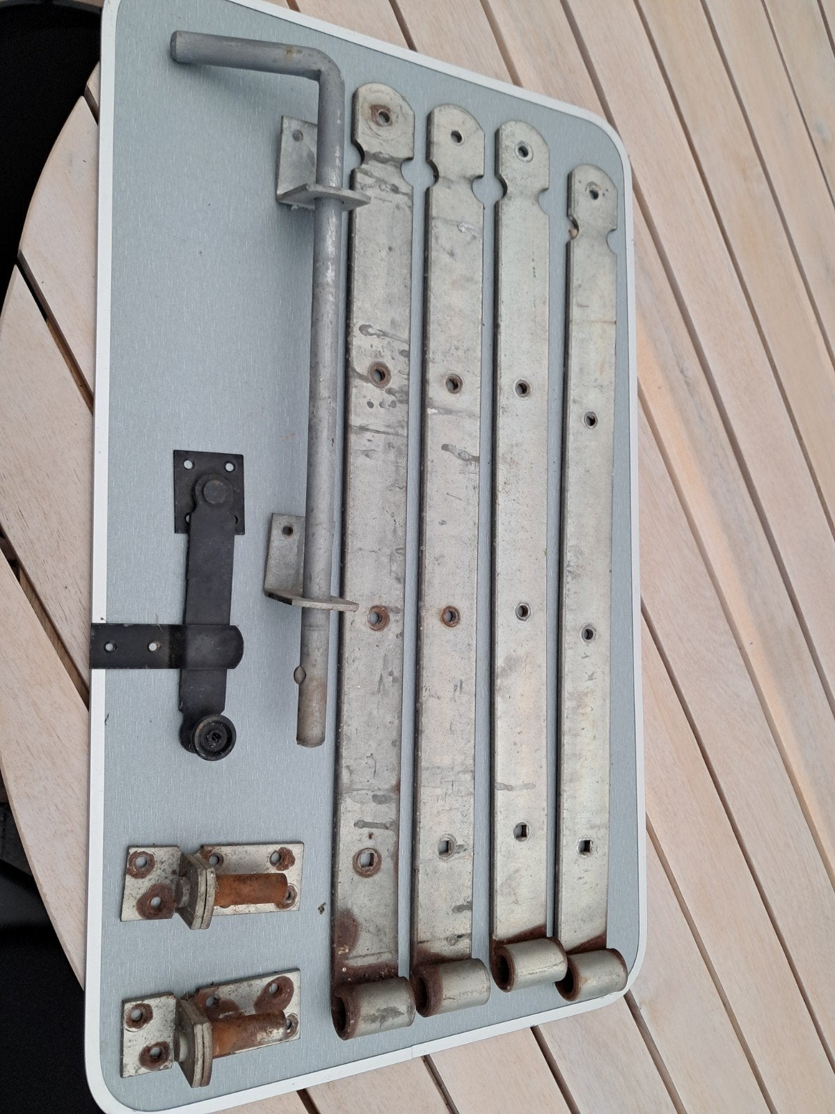Te koop hang en sluitwerk, Ophalen