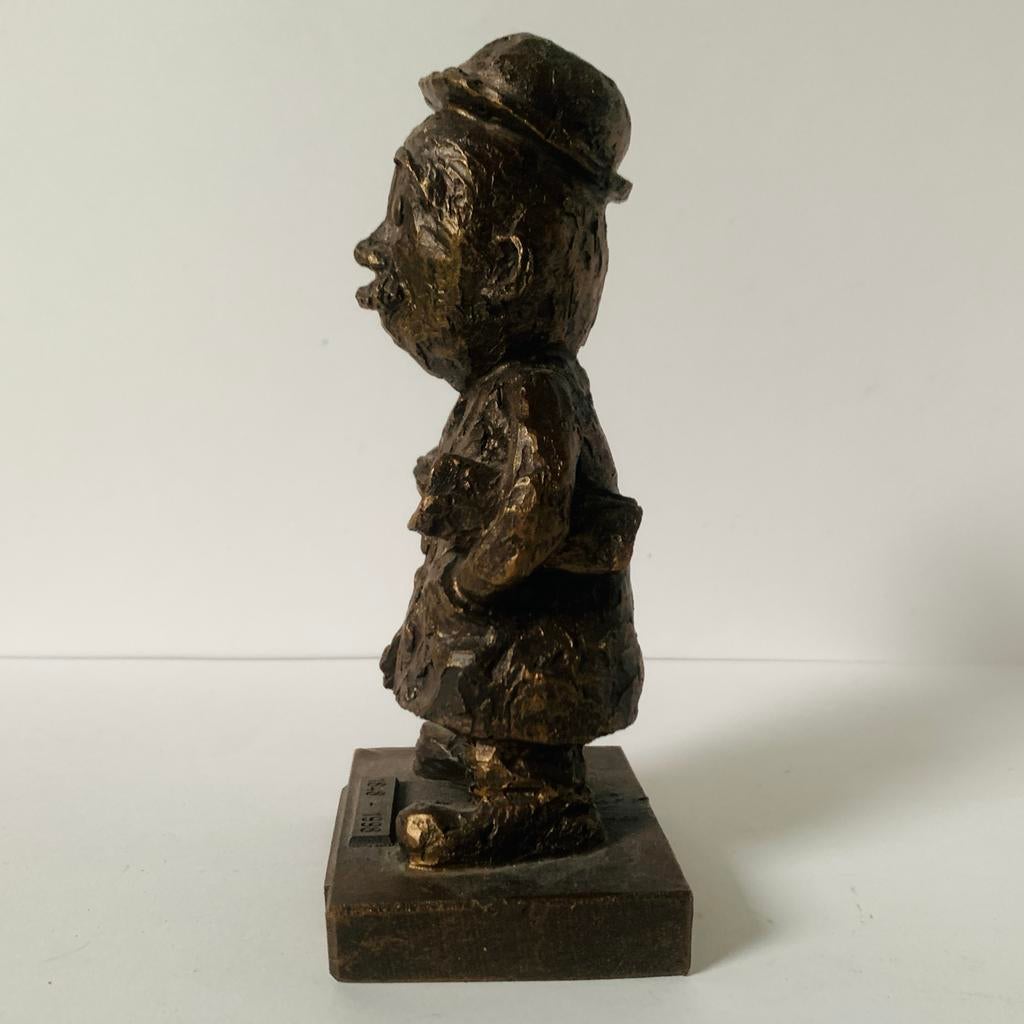 Bronzen beeldje 'De Gelderlander' 📰 TENAX Beeldengieterij, Antiek en Kunst, Ophalen of Verzenden