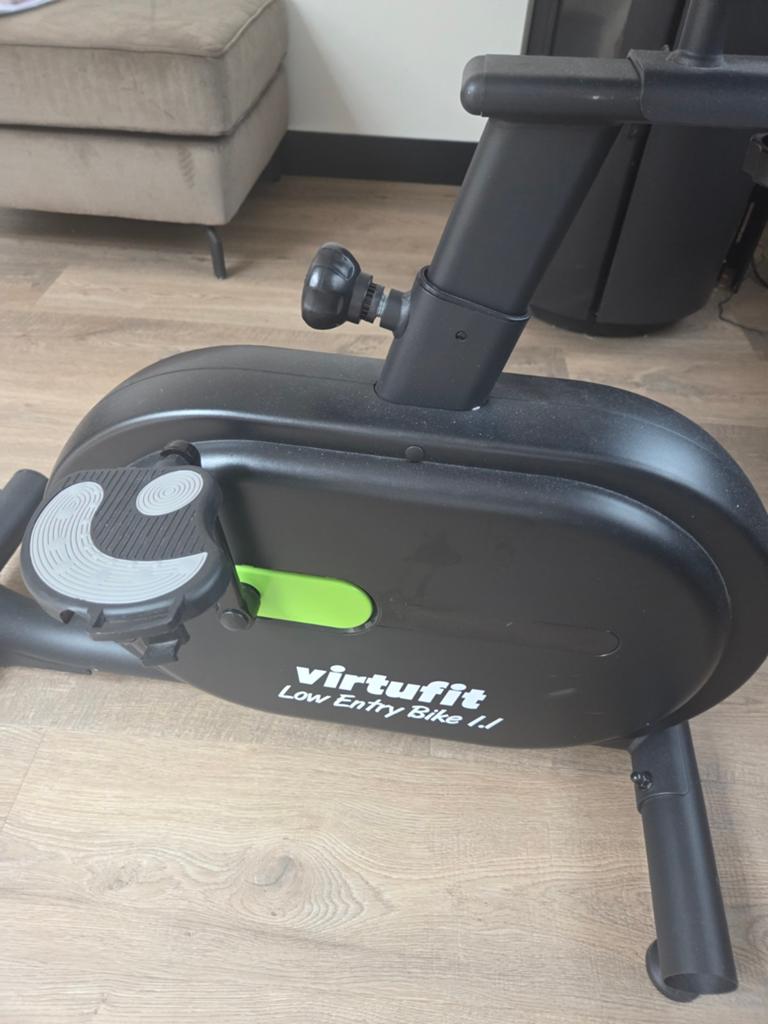VirtuFit Low Entry Bike 1.1 Hometrainer, Ophalen, Zo goed als nieuw, Metaal, Benen
