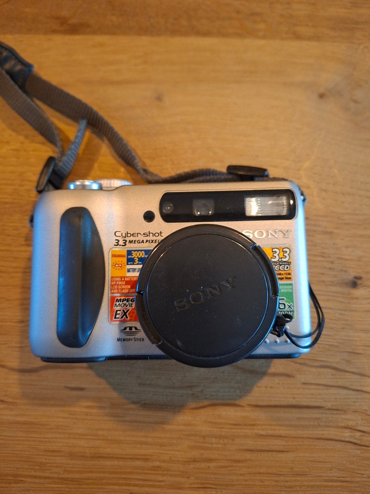 Sony Cyber-shot DSC-S75 Digitale Camera met Carl Zeiss Lens, Audio, Tv en Foto, Fotocamera's Digitaal, Ingebouwde flitser, Gebruikt