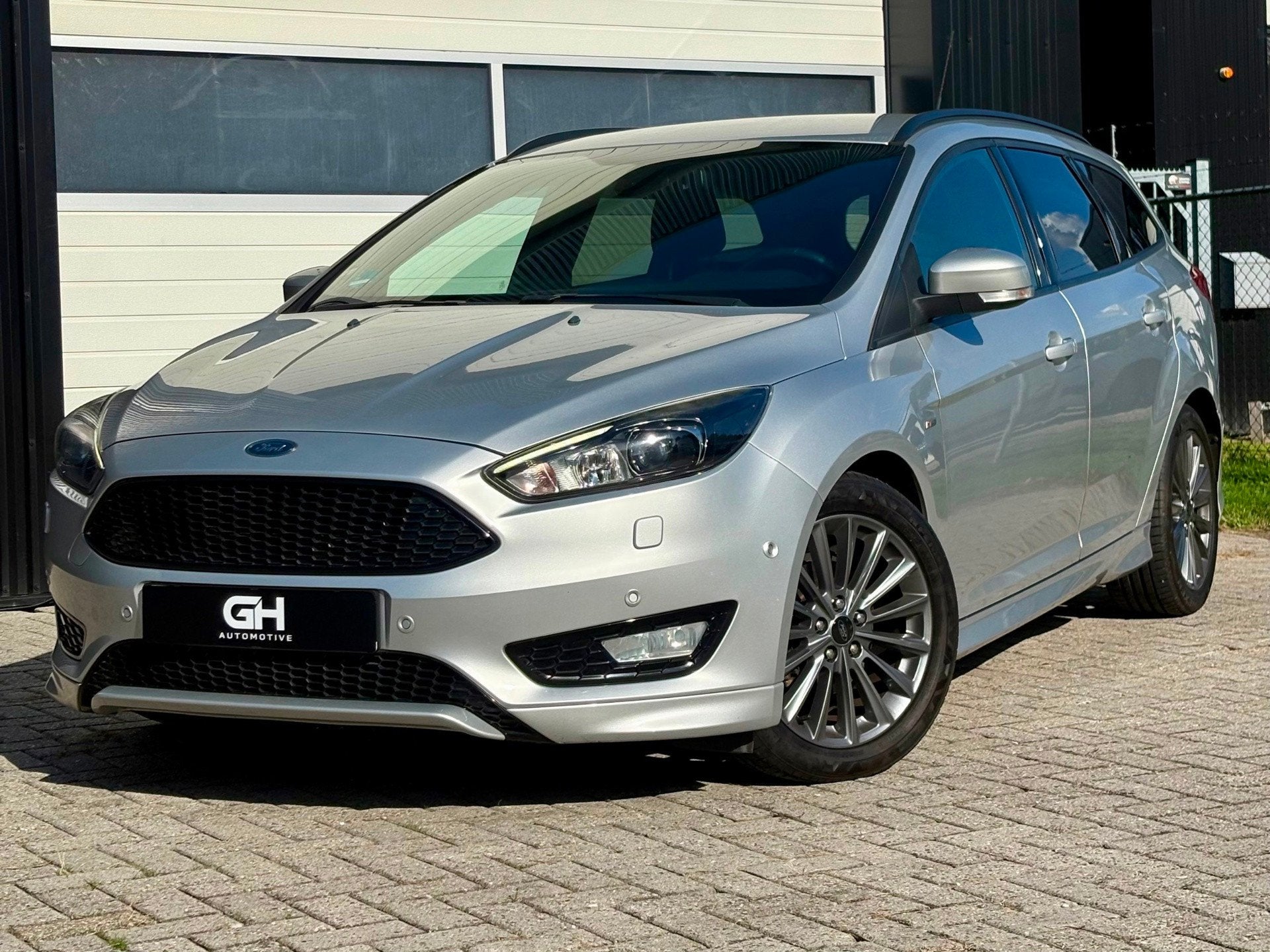 Ford Focus Wagon 1.0 ST-Line, Auto's, Dealer onderhouden, Gebruikt, Zwart, Bluetooth