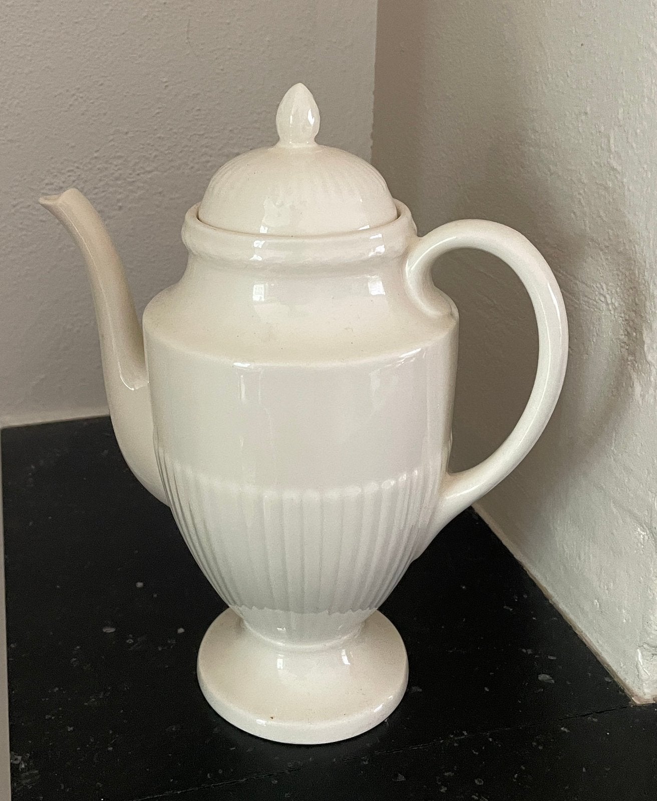 Wedgwood koffiepot, Ophalen, Zo goed als nieuw, Porselein, Overige typen