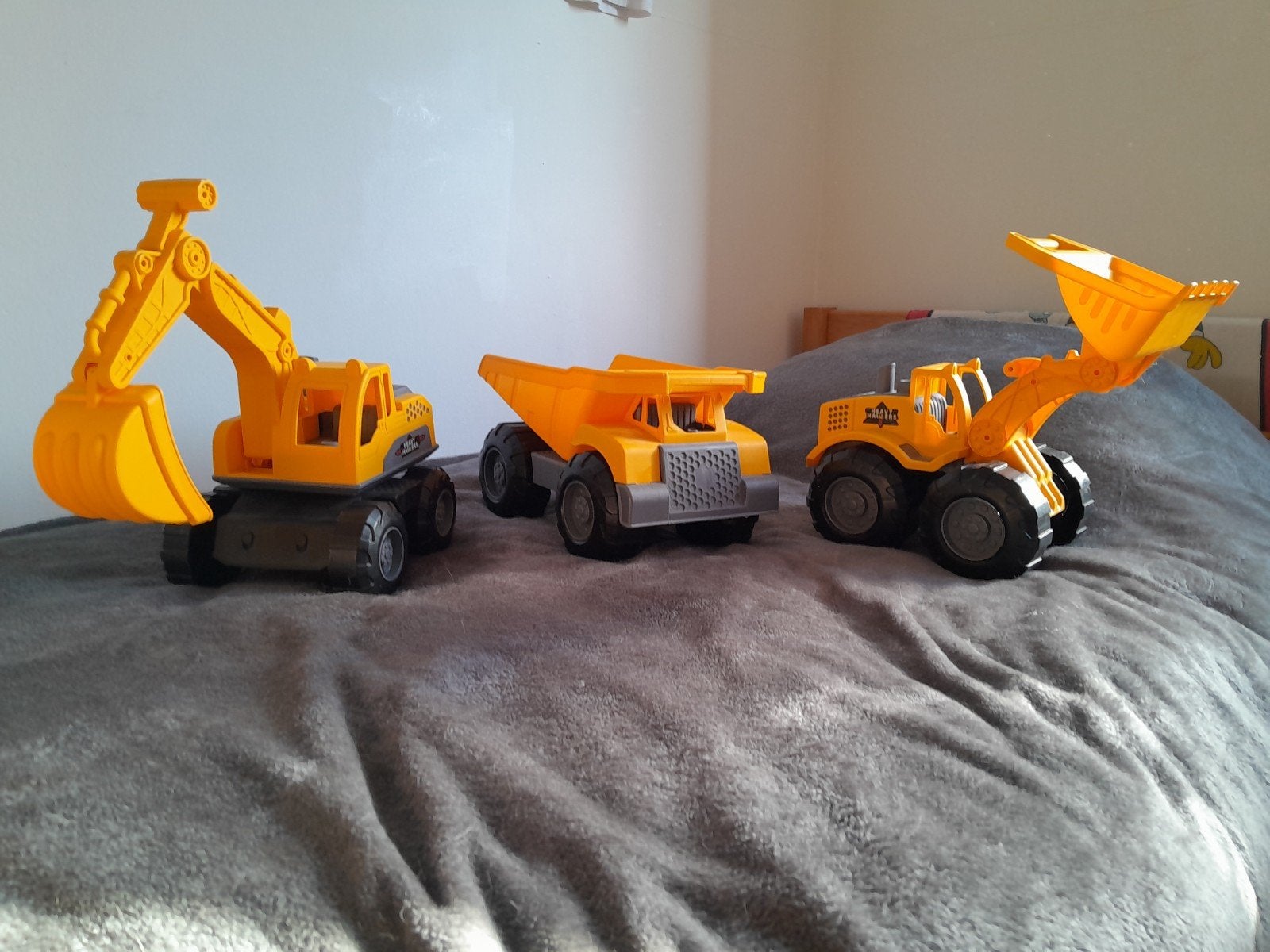 3 speelgoedvoertuigen: graafmachine, kiepwagen, lader, Ophalen of Verzenden, Nieuw