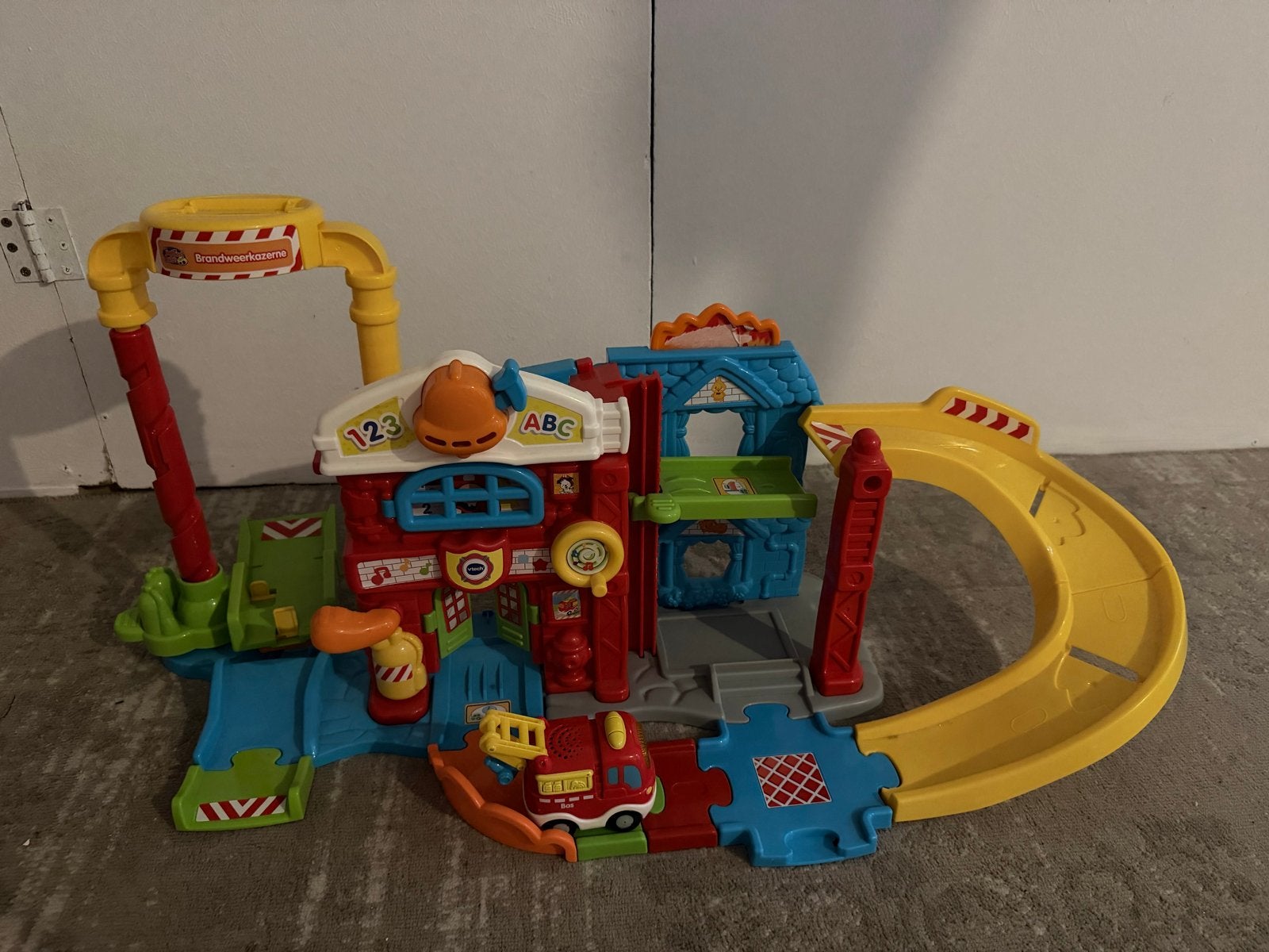 VTech Toet Toet Auto's Brandweerkazerne, Ophalen of Verzenden, Zo goed als nieuw, Jongen of Meisje