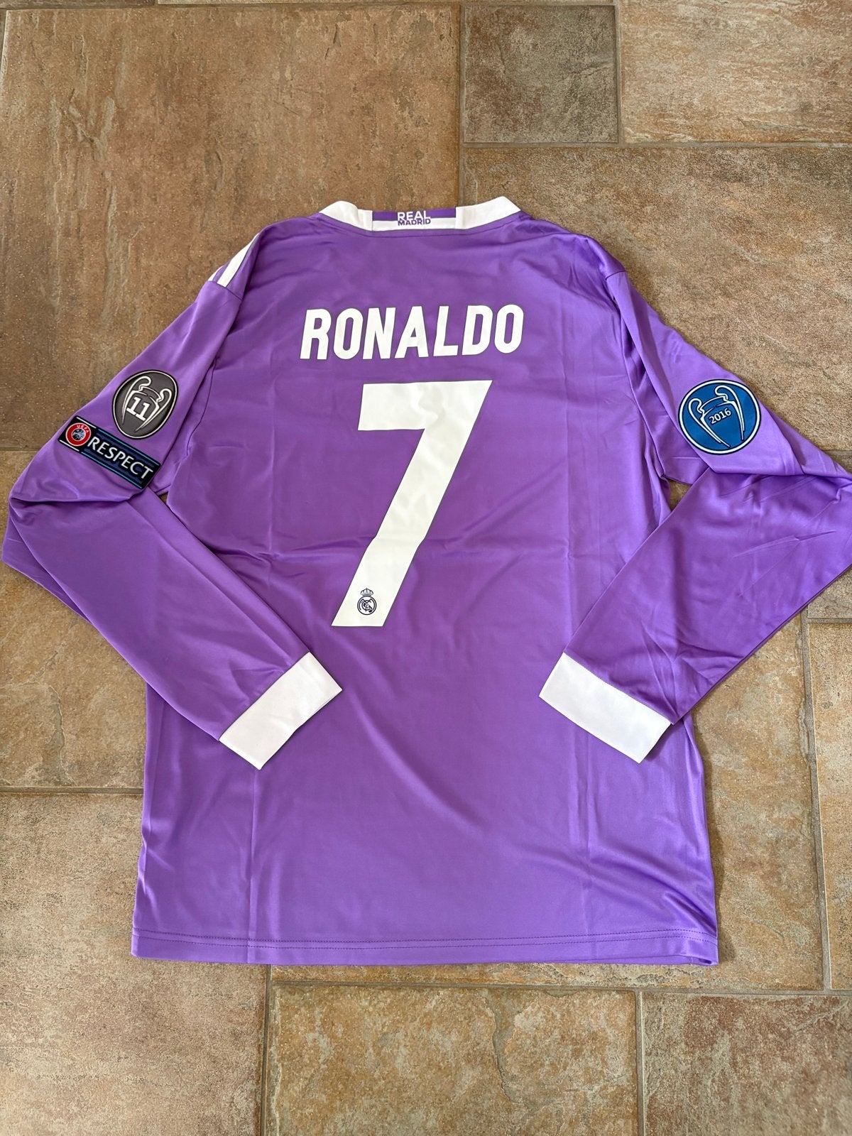 Real Madrid Longsleeve Ronaldo 2016/1017 finale, Maat 48/50 (M), Paars, Nieuw, Ophalen of Verzenden