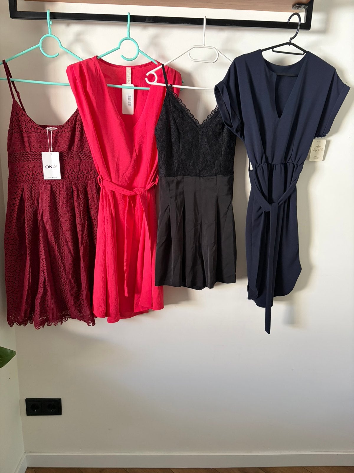 3 jurkjes en 1 playsuit maat S, Verzenden, Nieuw, Maat 36 (S)
