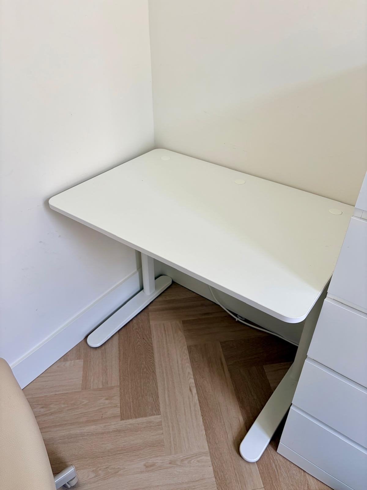 Relatera desk white IKEA, Ophalen