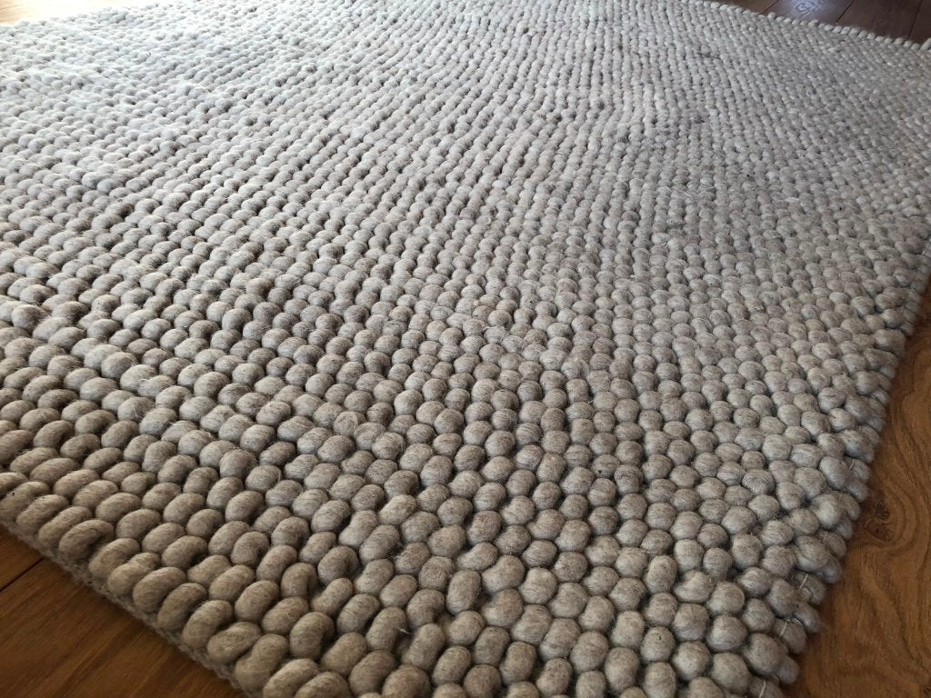 HAY Peas vloerkleed 140 x 200 cm | Handgemaakt designkleed, Ophalen, Gebruikt, 100 tot 150 cm, Beige