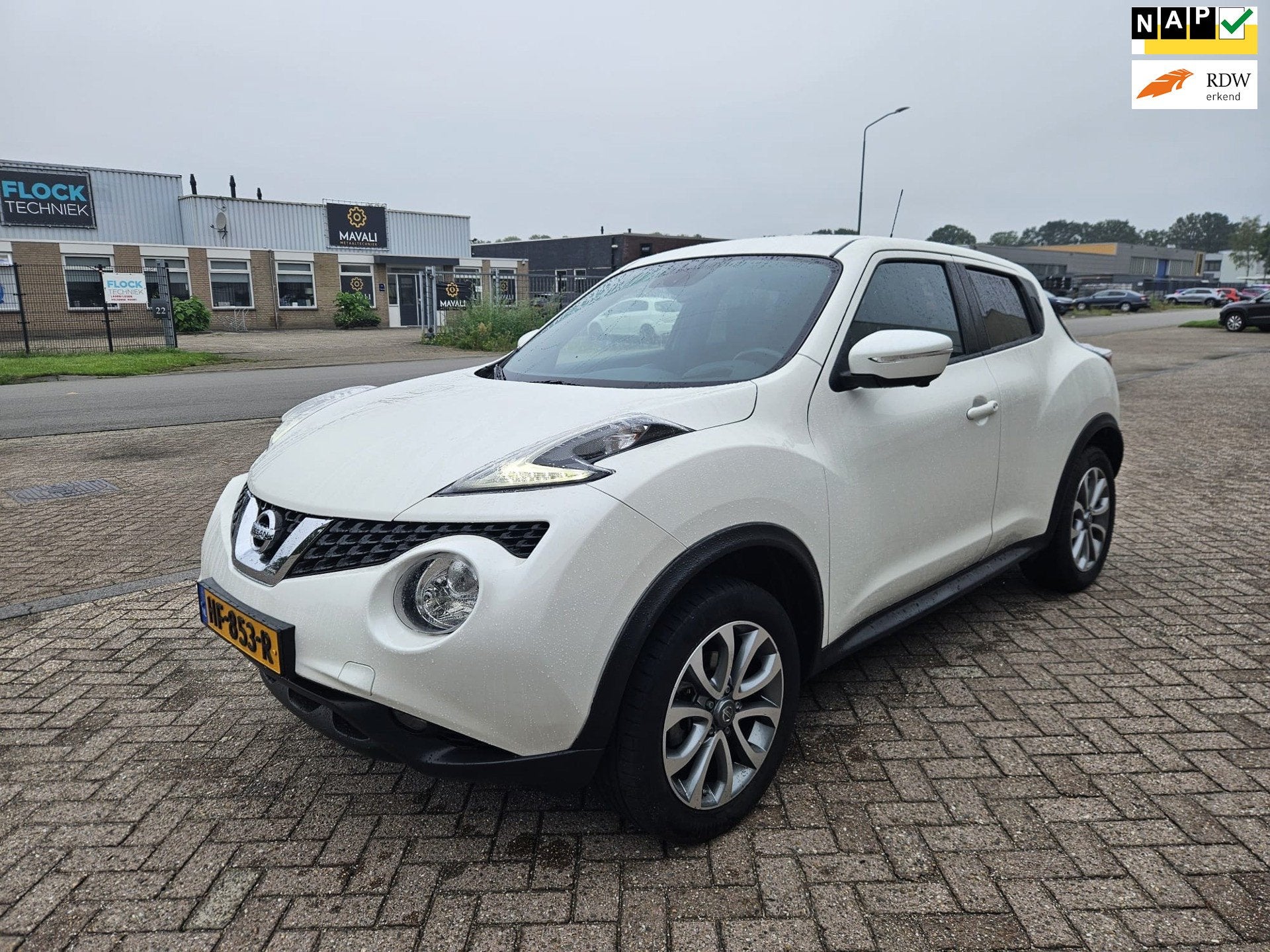 Nissan Juke 1.6 Connect Edition, Auto's, Euro 6, 4 cilinders, Origineel Nederlands, Bedrijf