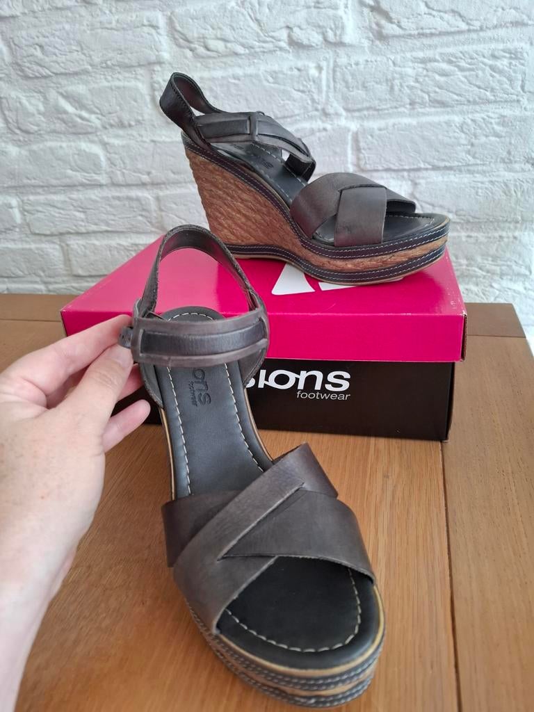Donkergrijze sleehak / zomerschoen. Visions. Maat 40. Nieuw., Kleding | Dames, Schoenen, Nieuw, Visions, Grijs, Sandalen of Muiltjes