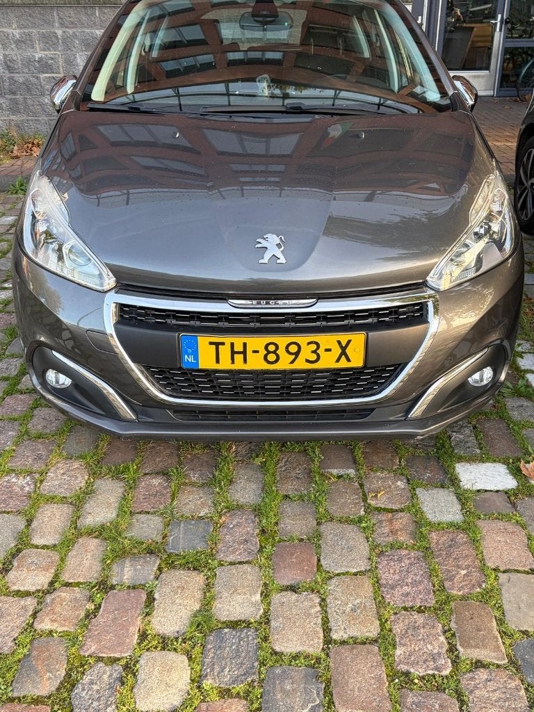Peugeot 208 1.2 Puretech 82pk 2018 Grijs, Auto's, Voorwielaandrijving, 83 pk, 40 €/maand, 1199 cc