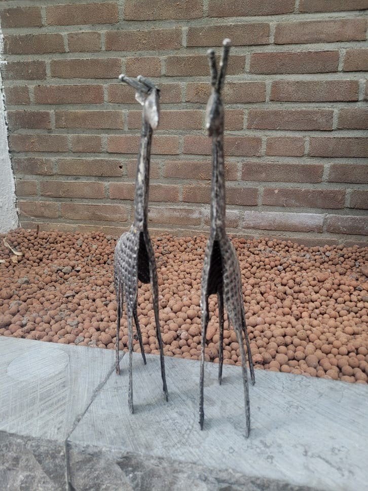 metalen giraffe 2x, Ophalen, Metaal, Decoratieobject, Zo goed als nieuw