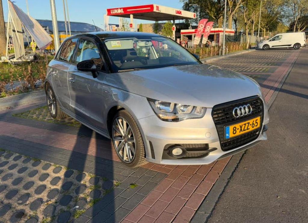 Audi A1 1.2 Tfsi 63KW SB 2014 Grijs, Voorwielaandrijving, 4 cilinders, Origineel Nederlands, Bedrijf