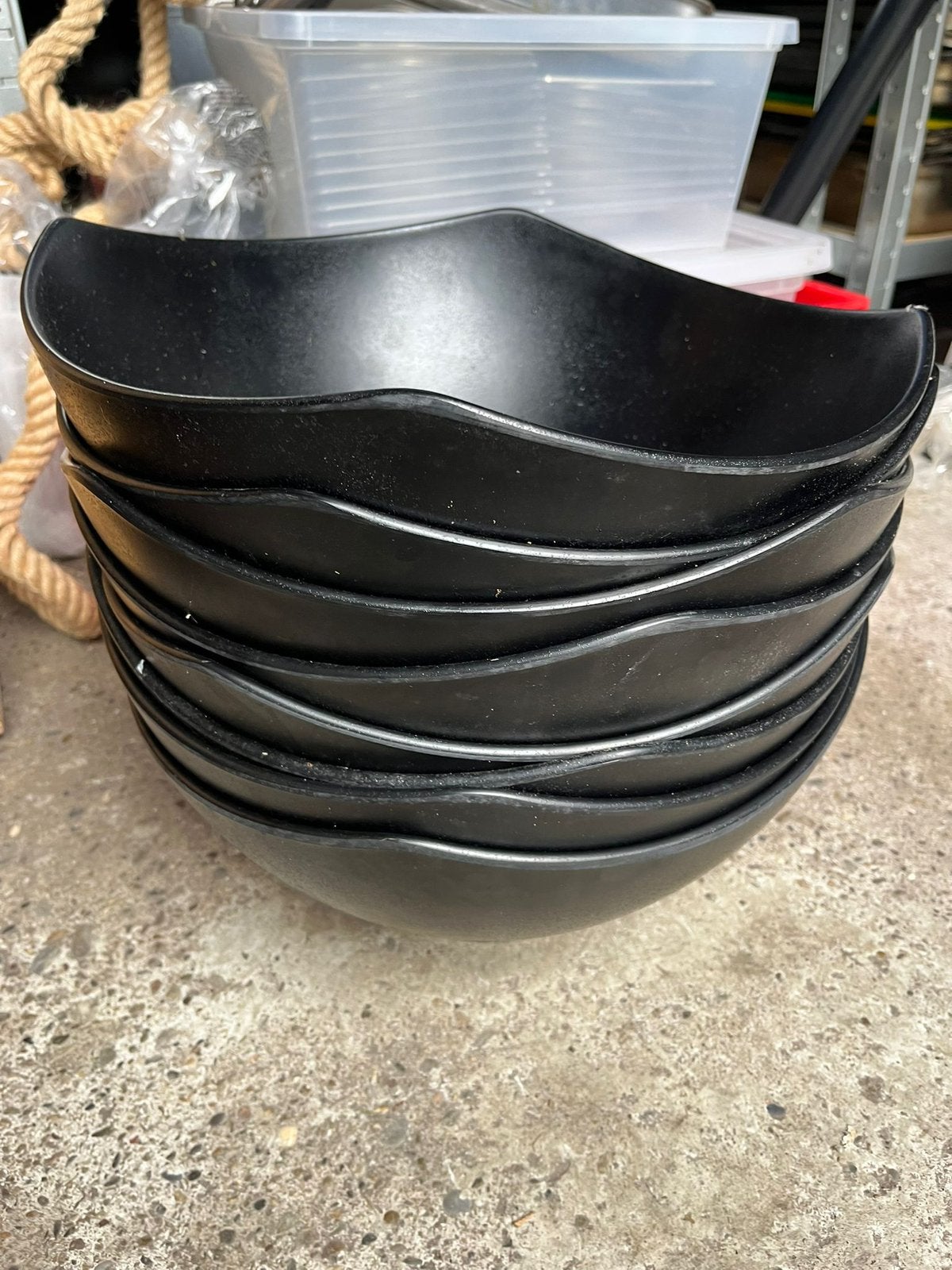 Zwarte Melamine Buffetschalen met Gouden Ophogingen, Zakelijke goederen, Horeca | Overige, Ophalen of Verzenden