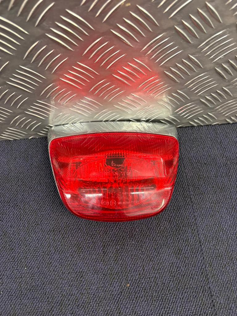 Achterlamp vespa Lx/ S / lxv, Ophalen of Verzenden, Zo goed als nieuw, Frame, Vespa