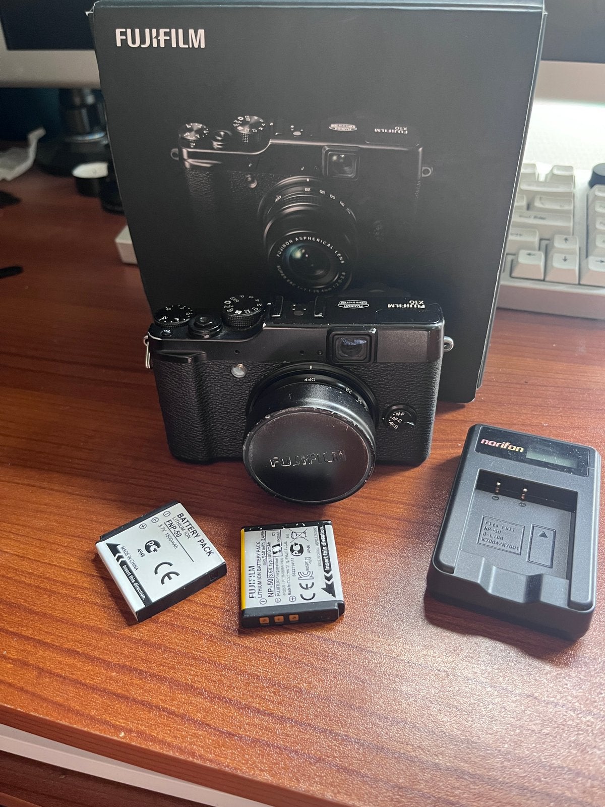 Fujifilm X10 - Compact Digital Camera Fuji - 2 Batteries, Ophalen, Zo goed als nieuw, Fuji, Geen optische zoom