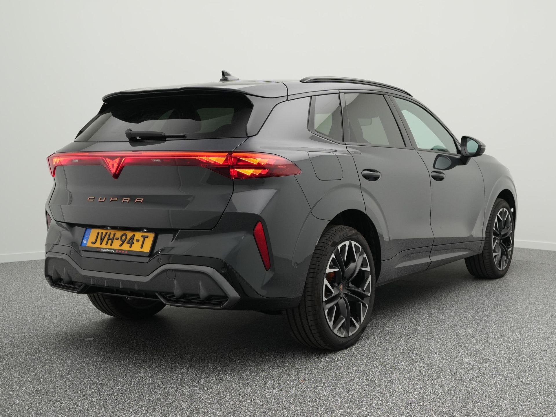 CUPRA Terramar 1.5 TSI e-Hybrid 204pk | SennHeiser Audio | P, 4 cilinders, 150 min, Alcantara, 26 kWh