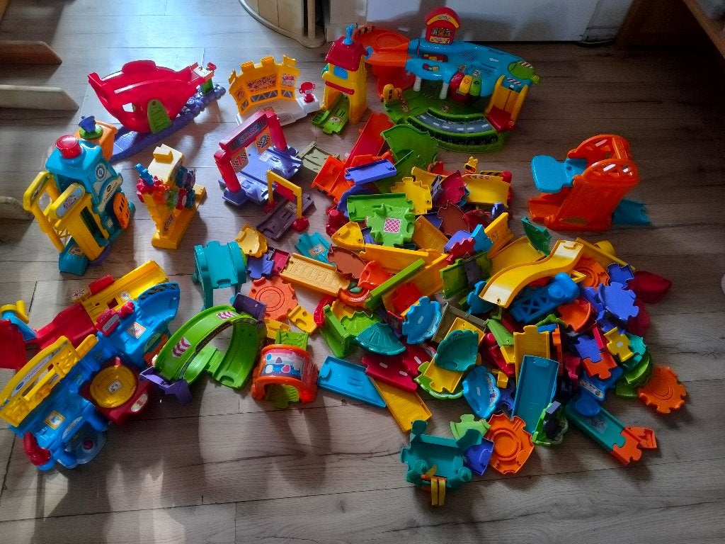 Heel veel toet toet auto's wegdelen etc., Kinderen en Baby's, Speelgoed | Vtech, Ophalen, Gebruikt, 2 tot 4 jaar