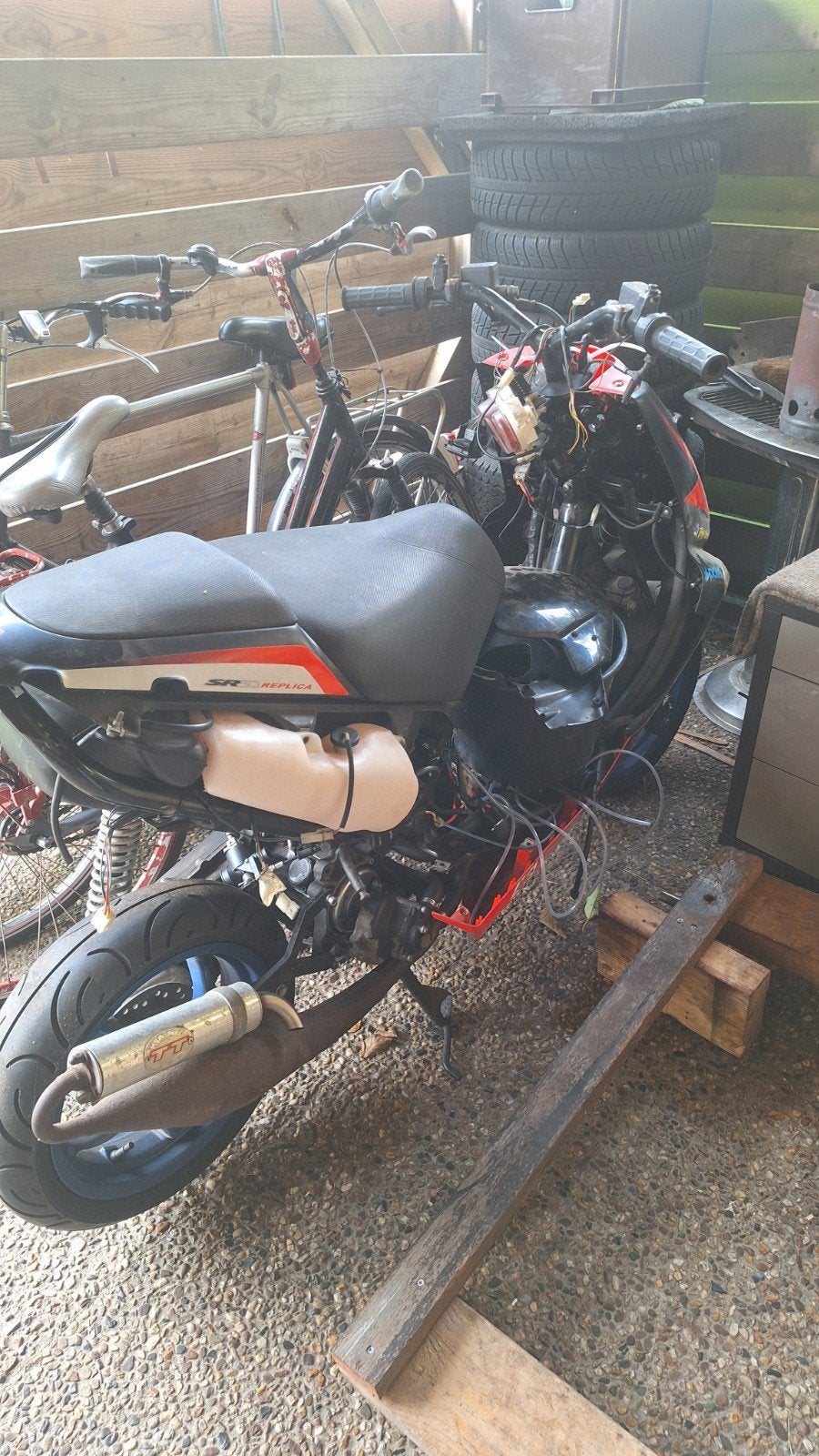 Aprilia sr 50 D thec tekoop, Fietsen en Brommers, Ophalen of Verzenden