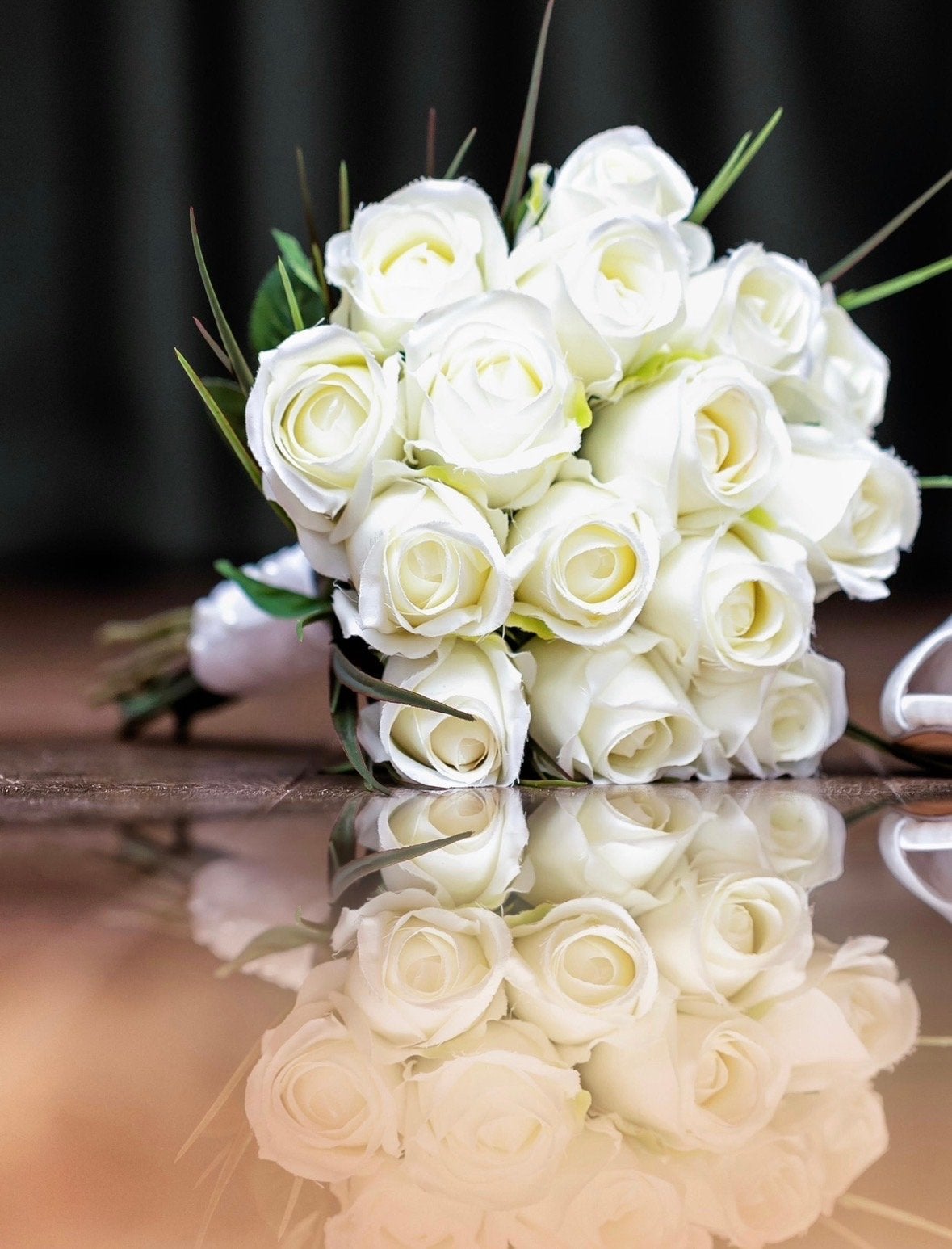 Prachtig Bruidsboeket Witte Rozen - Zo Goed als Nieuw, Kleding | Dames, Ophalen, Zo goed als nieuw, Wit, Accessoires