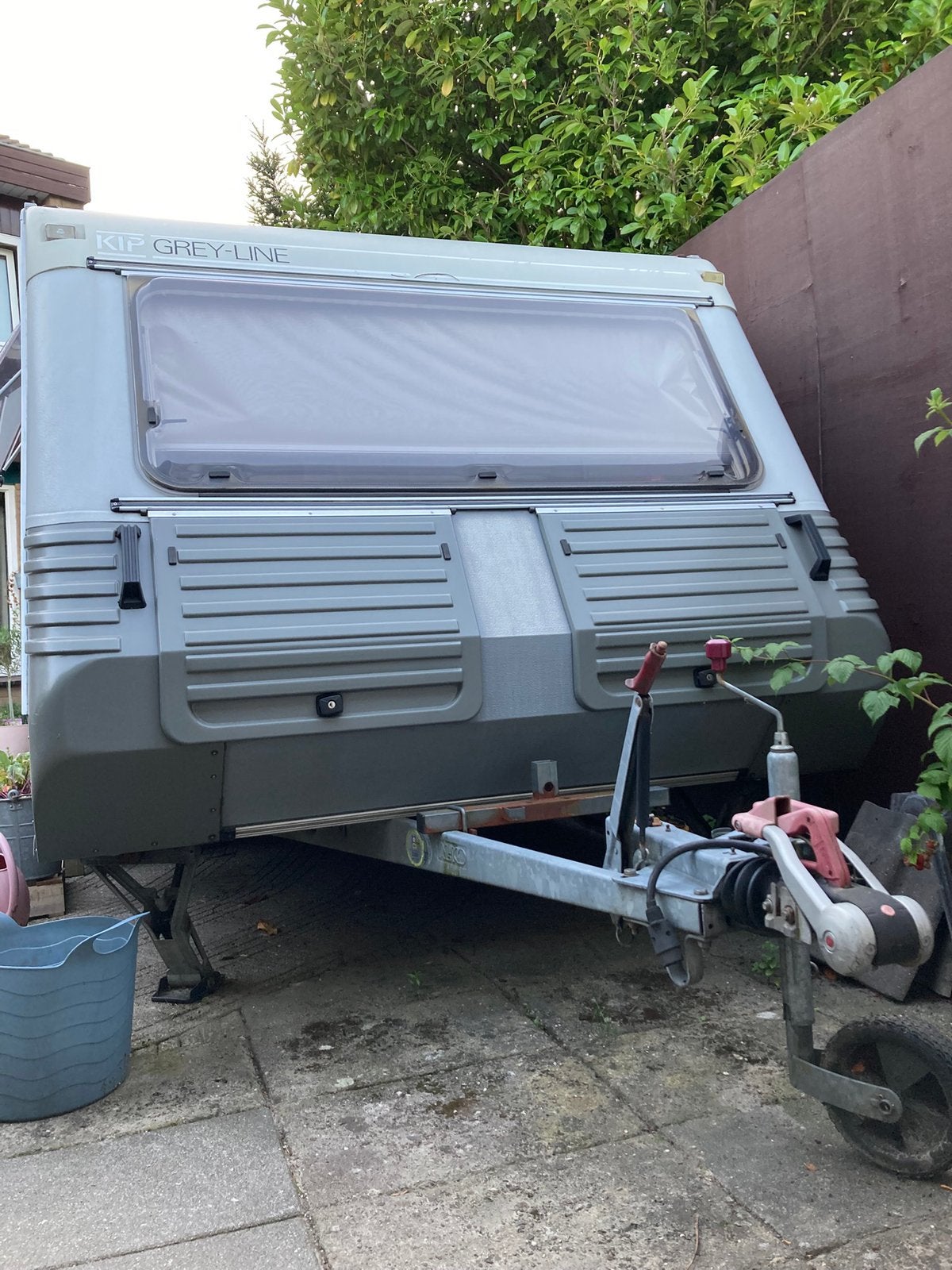 Leuke Kip caravan - ideaal voor gezin met jonge kinderen, Ringverwarming, Rondzit, Kip, Dwars-stapelbed