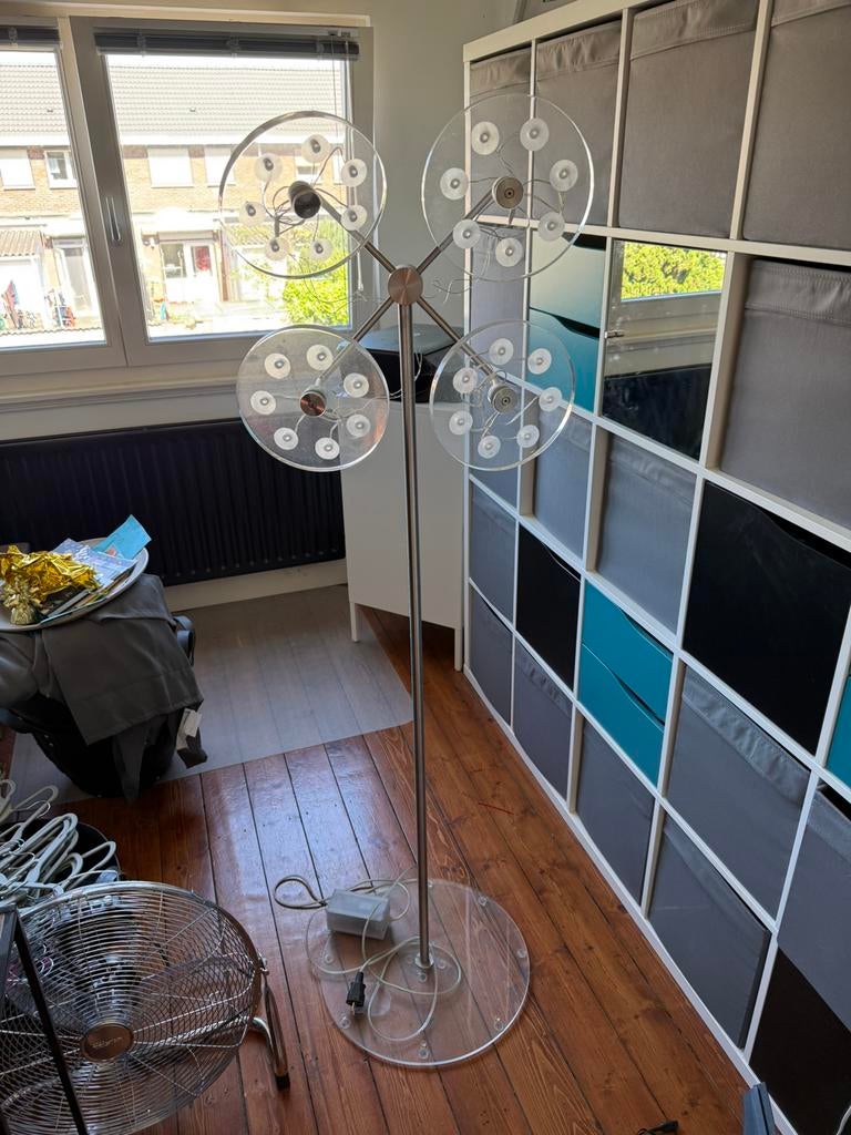 Vloerlamp exclusief design puff buff, Huis en Inrichting, Lampen | Vloerlampen, Ophalen, Zo goed als nieuw, 150 tot 200 cm