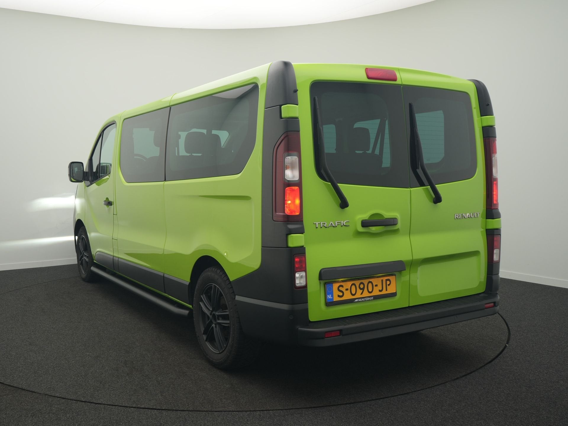 Renault Trafic - 9 Persoons bus! - 150 pk - All Seasonbanden, Auto's, Voorwielaandrijving, Stof, Gebruikt, 150 pk