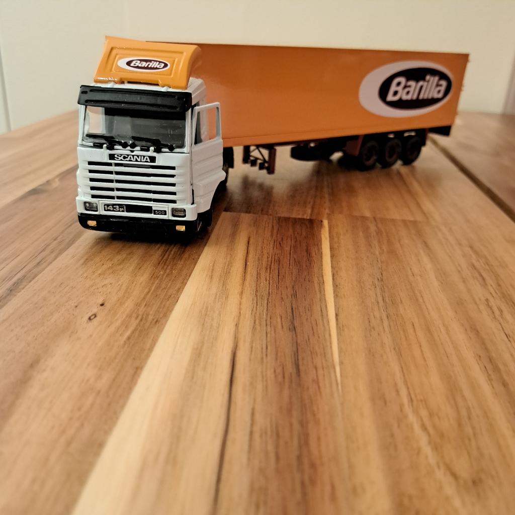 Scania 143M met Barilla trailer - Modelvrachtwagen, Verzenden, Zo goed als nieuw, Bus of Vrachtwagen, Tekno
