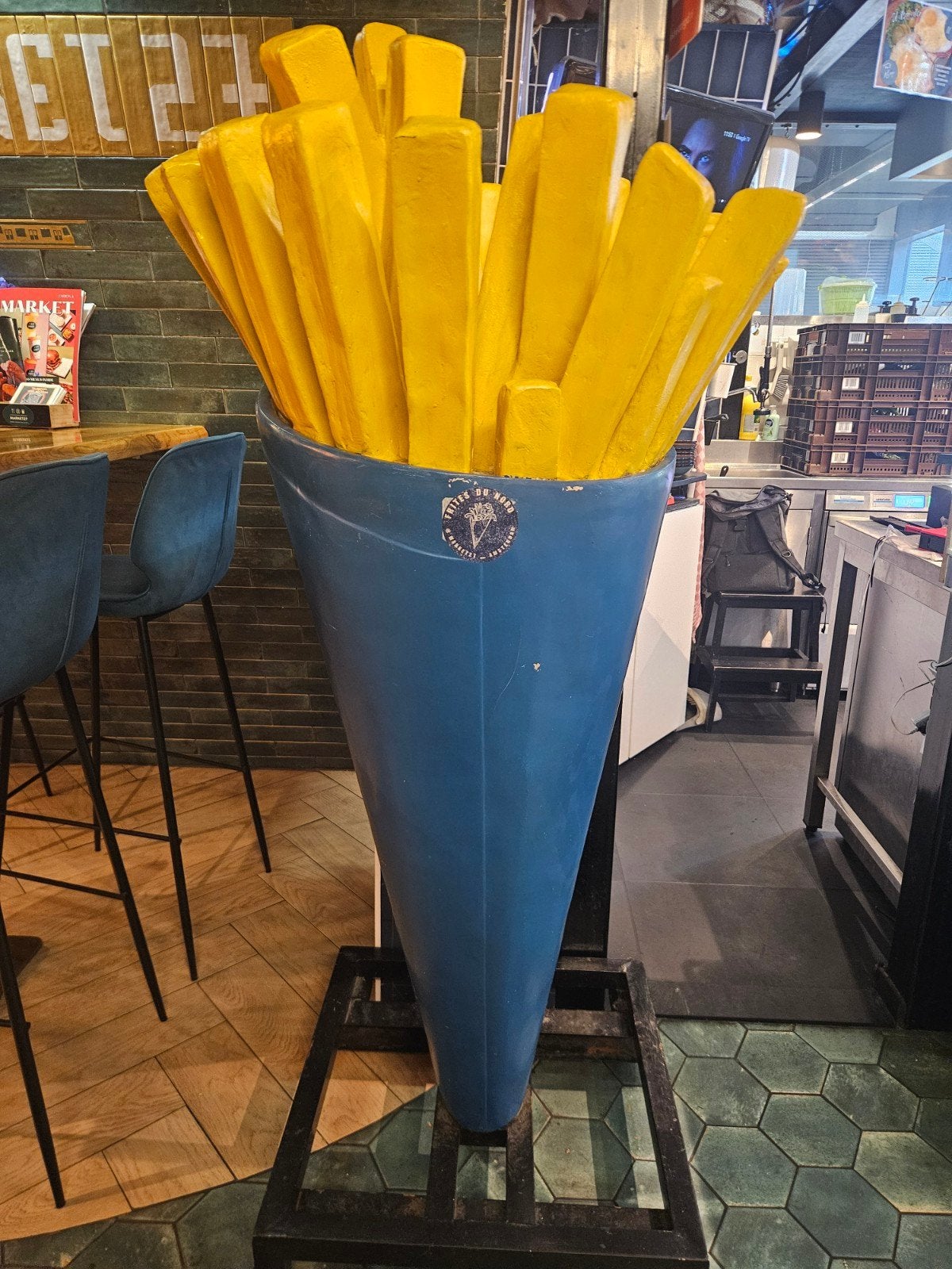 Grote decoratieve frietzak - blikvanger voor horeca, Ophalen
