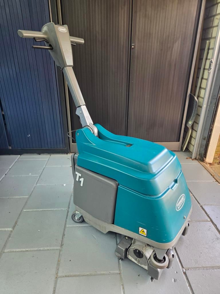 Schrobzuigmachine Tennant T1, Ophalen, Zo goed als nieuw, Schrobmachine