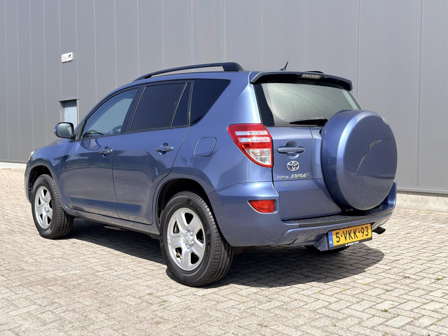 Toyota RAV4 AWD 2.0 VVTi Comfort *Airco*|Van|NL Auto|BTW|ach, 13 km/l, Euro 5, Stof, 4 cilinders