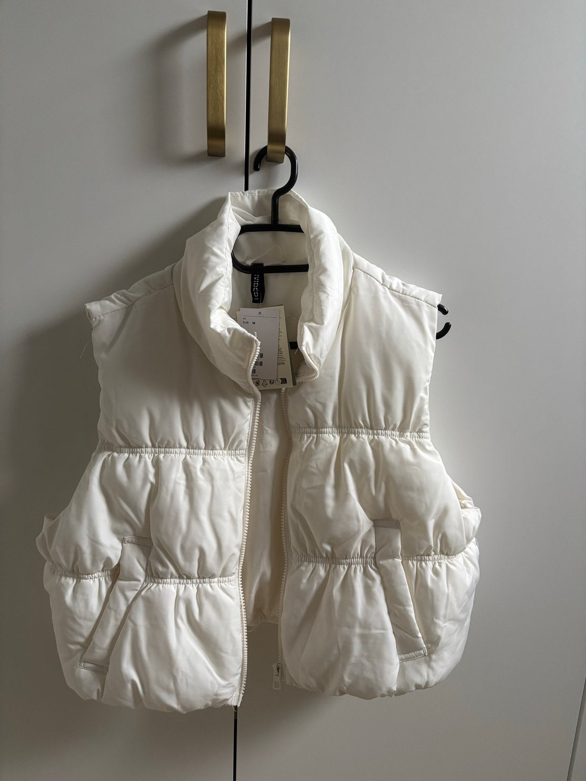 Witte H&M Divided Puffer Bodywarmer Maat M, Kleding | Dames, Ophalen of Verzenden, Nieuw, Maat 38/40 (M), Wit