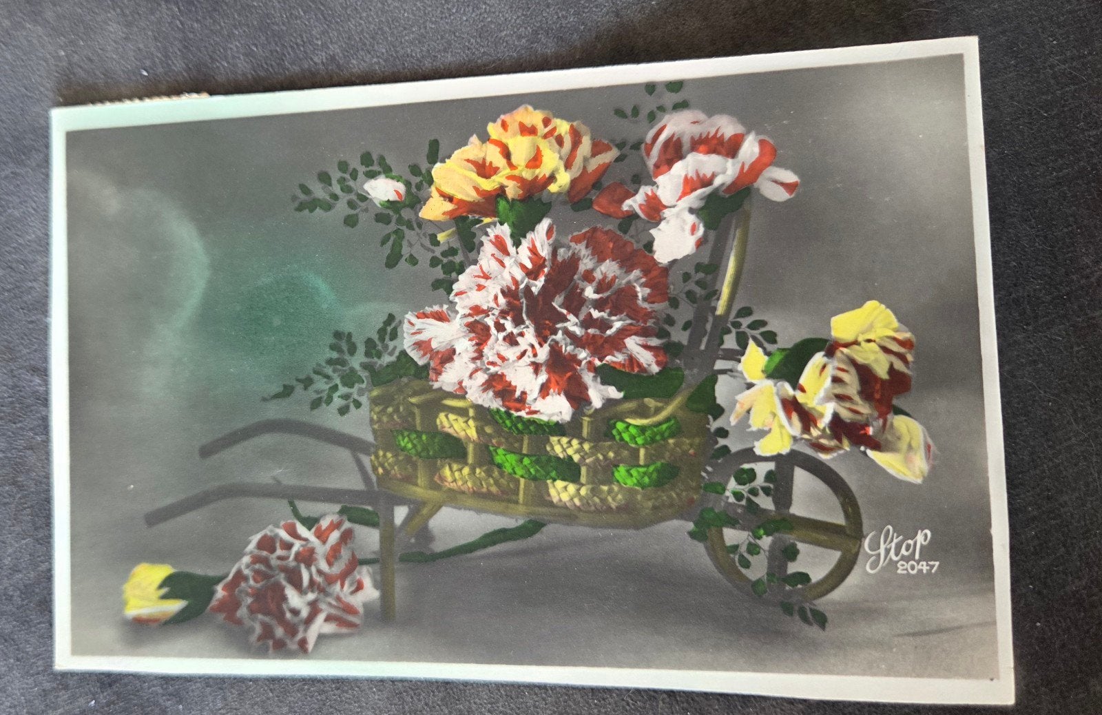Oude ansichtkaart met bloemen in kruiwagen, 1933, Verzamelen, Ansichtkaarten | Themakaarten, Verzenden, 1920 tot 1940, Gelopen