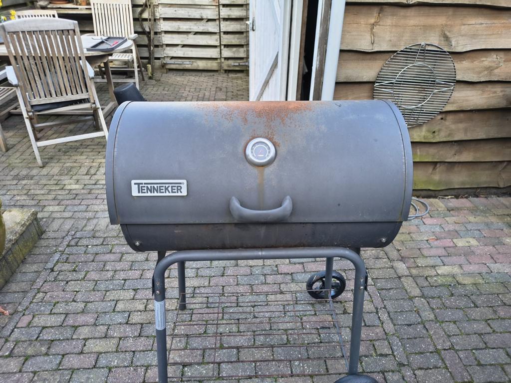 Tenneker Grill - Stevig en klaar voor een tweede ronde, Ophalen, Gebruikt, Tenneker